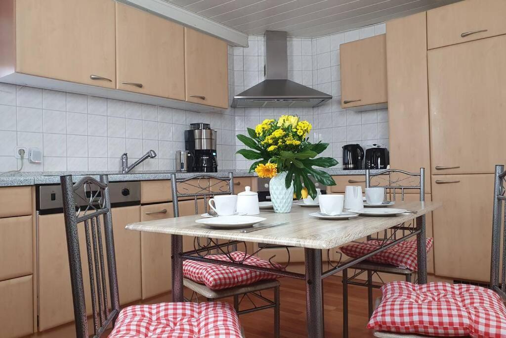 Stadtb,Burggleiberg,Whirlpool,2Xbad,3Zimmernetflix Villa Krofdorf-Gleiberg Bagian luar foto